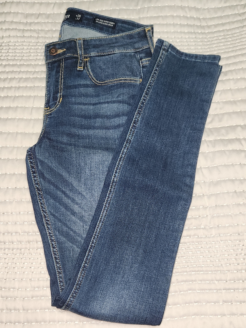 Hollister Women's Dark Mid-Blue Skinny Jeans